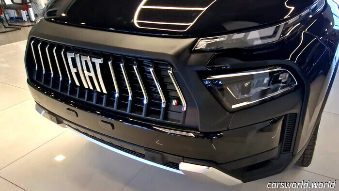La pickup compacta de Fiat parece estar intentando colarse en un concesionario de Maserati | Carscoops